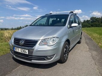 VW Touran 1.9TDI 77kW - R.v. 5/2009 - 7 míst - servis