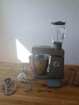 Kenwood KM816, 3 metly a sklo pohar