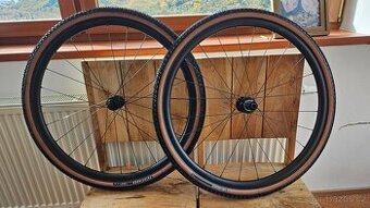 Zánovní zapletená kola DT Swiss G540 na gravel