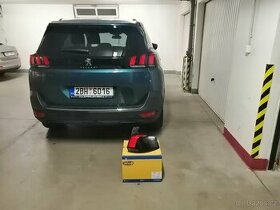 Peugeot 5008 zadni prave svetlo