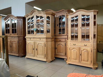 Dubové příborníky a dressoary z Belgie