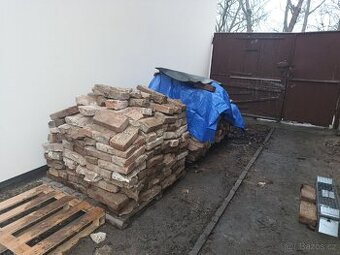 Cihly + žlaby za odvoz