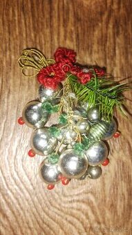 Vánoční ozdoby kuličky s husím peřím