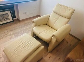 Kožené Relaxační TV křeslo s podnožkou