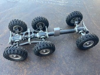 Model  1:10 Tatra 813 6x6 podvozek a rám