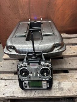 Zavážecí loďka Carp Madness