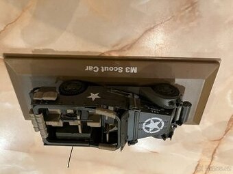 M3 Scout car Editions atlas měřítko 1.35 plus prospekt