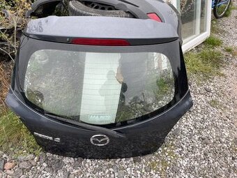 Mazda 2 páté dveře a zadní nárazník