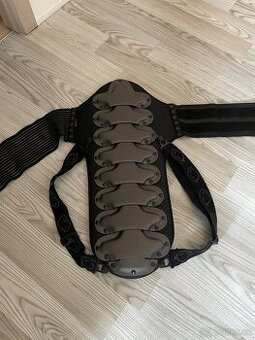 Kvalitní páteřák. Chránič páteře 60 cm.