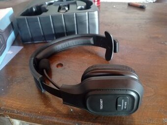 Bluetooth headset s mikrofonem.
