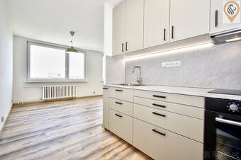 Prodej bytu po kompletní rekonstrukci, 1+KK, Vondroušova, Pr
