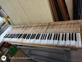 Klávesnice na pianino