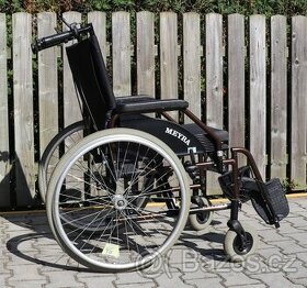 054-Mechanický invalidní vozík Meyra.