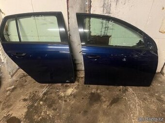 Pravé přední a zadní dveře VW Golf VI hatchback,hezky