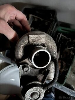 Prodám hlavu,klaviaturu,vývěvu , Ford Transit 2,2 diesel