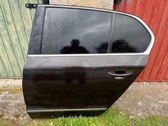 Zadni leve dvere skoda superb 2