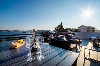Moderní apartmány u moře, Rogoznica – prodej. Vzdálenost od