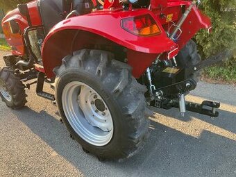 Traktor DF 304 G2