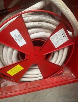 hydrant požární D25 vybavený s tvarově stálou hadicí 20m - 1
