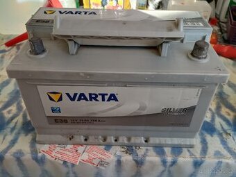 Prodám použitou autobaterii Varta 74 Ah 750A