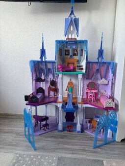 Frozen - Velký hrad Arendelle - domeček pro panenky