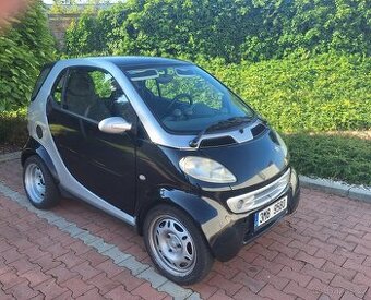 Micro compact car smart fortwo 0.6i 40kw rok 2001 nova stk