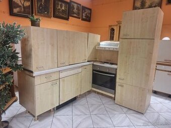 Rohová kuchyňská linka německé výroby