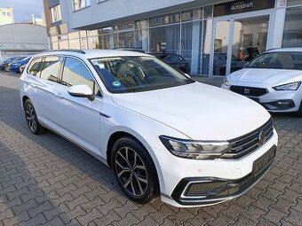 VW Passat B8 GTE 1.4TSI Hybrid 160kW DSG - záruka Autodraft