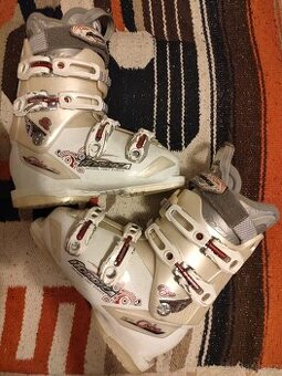 Lyžařské boty přeskáce Nordica Cruise 38