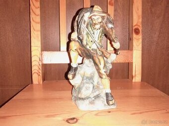 Soška myslivec lov lovec hon dřevo  (1025D)