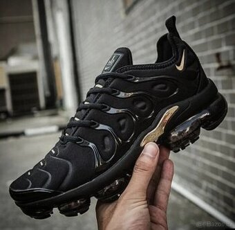 NIKE Air Vapormax "Black/Gold" 43 EU