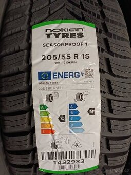 Celoroční Nokian Octavia III Golf VII 205.55.16