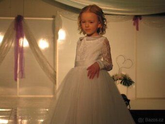 Šaty pro družičku