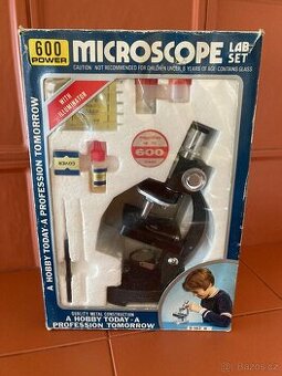 Mikroskop+laboratorní set