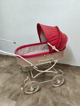 Retro kočárek Romance červený