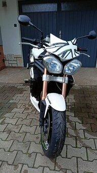 Triumph speed triple 1050