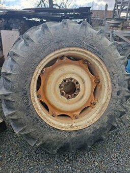 Zetor uřI zadní kola 16,9-34