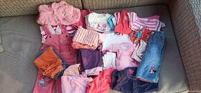 Balíky oblečení pro holčičku