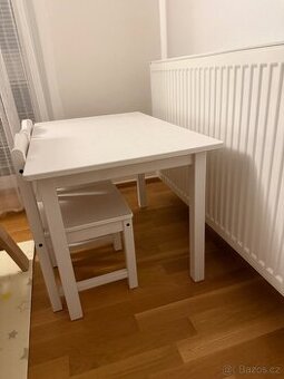 Ikea dětský stůl SUNDVIK a 2 zidle