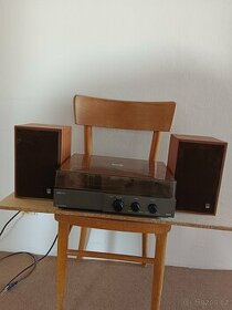 Stereo gramofon NZC 030 se zesilovačem a reproduktory