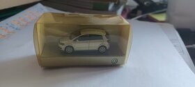 Volkswagen Golf Plus - 1:87 stříbrná barva - 1