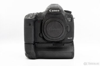 Canon EOS 5D Mark III s gripem