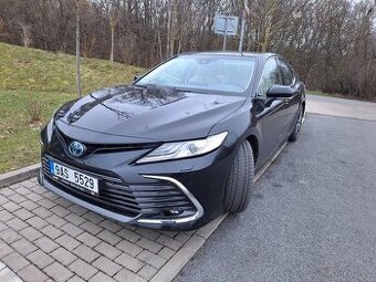 Toyota Camry hybrid 2023/3 leasing/prodej