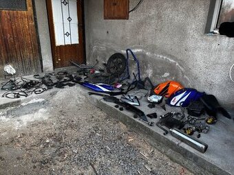 Honda cbr125r náhradní díly
