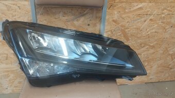 Pravé přední světlo Škoda Superb 3 lift