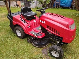 Zahradní traktůrek Mtd Smart Re 130 H