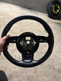 Volant Audi tříramenný