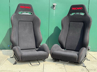 Sedadla Recaro Speed, černá velur, s červeným prošíváním