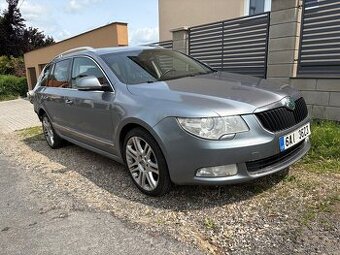 Škoda Superb 2 bourané