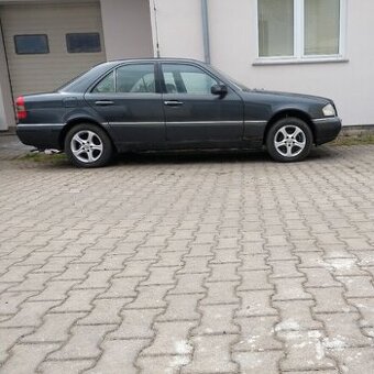 Sada starších 15" ALU disků Alessio z mercedesu benz